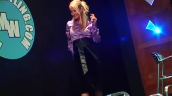 Lora Licious vs. Susan Snow Screencap 1 on www.sinx.com