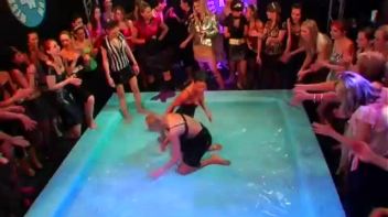 Lora Licious vs. Susan Snow Screencap 33 on www.sinx.com