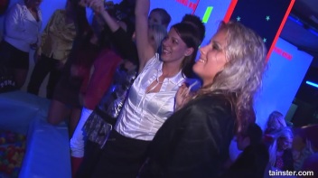 Spring Break Blow-Out Part 1 - Main Edit Screencap 17 on www.sinx.com