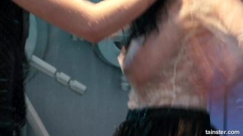 Wet amateur babes go wild Screencap 16 on www.sinx.com