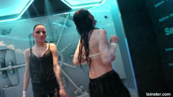 Wet amateur babes go wild Screencap 28 on www.sinx.com