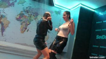 Wet amateur babes go wild Screencap 38 on www.sinx.com
