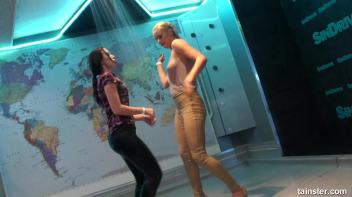 Wet amateur babes go wild Screencap 55 on www.sinx.com