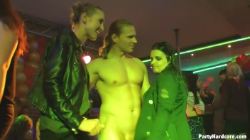 Party Hardcore Gone Crazy Vol. 36 Part 8 - Cam 4 Screencap 61 on www.sinx.com