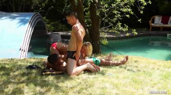 Bring A Chick Into The Mix And Bi It Up! Screencap 51 on www.sinx.com