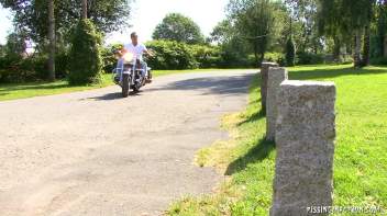 Piss Banged at the Pizza Joint Screencap 4 on www.sinx.com