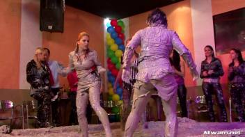 Catfighting Til The Bitter, Muddy End Screencap 24 on www.sinx.com