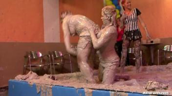 Catfighting Til The Bitter, Muddy End Screencap 51 on www.sinx.com