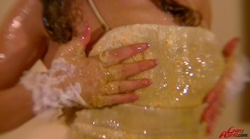 Princess Leony Is Sweet As Honey Screencap 95 on www.sinx.com