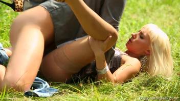 Eurobabe Trip Screencap 98 on www.sinx.com