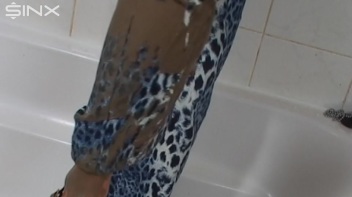 Mud Covered Hottie Rinses Off In Shower Screencap 2 on www.sinx.com