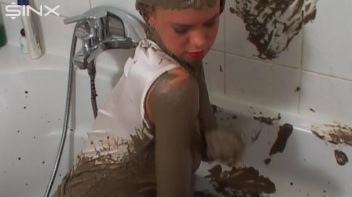 Mud Covered Hottie Rinses Off In Shower Screencap 24 on www.sinx.com