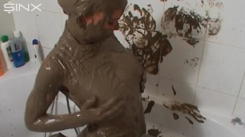 Mud Covered Hottie Rinses Off In Shower Screencap 28 on www.sinx.com