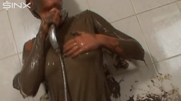 Mud Covered Hottie Rinses Off In Shower Screencap 36 on www.sinx.com