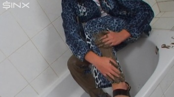 Mud Covered Hottie Rinses Off In Shower Screencap 5 on www.sinx.com