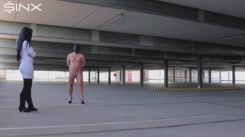 Sklave beim Lauftraining in Heels Screencap 6 on www.sinx.com