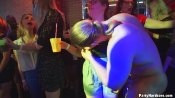 Party Hardcore Gone Crazy Vol. 36 Part 3 - Cam 3 Screencap 17 on www.sinx.com