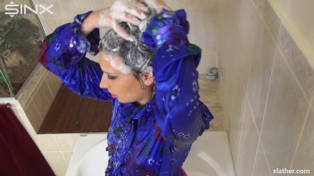Solo Shower Sensations Screencap 43 on www.sinx.com
