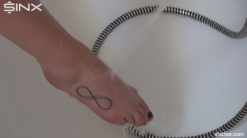 Solo Shower Sensations Screencap 6 on www.sinx.com