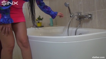 Solo Shower Sensations Screencap 1 on www.sinx.com
