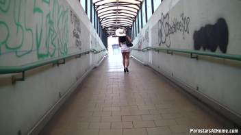 Marking Her Territory All Over The Station Screencap 7 on www.sinx.com