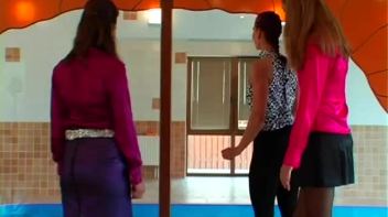 Splish Splash Eurobaabe Fun Screencap 3 on www.sinx.com