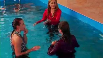 Splish Splash Eurobaabe Fun Screencap 34 on www.sinx.com