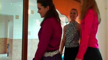 Splish Splash Eurobaabe Fun Screencap 5 on www.sinx.com