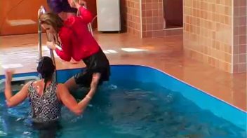 Splish Splash Eurobaabe Fun Screencap 63 on www.sinx.com