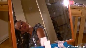 That's One Way To Dye Your Hair... Screencap 61 on www.sinx.com