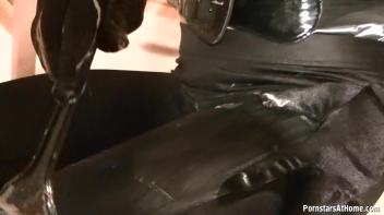 That's One Way To Dye Your Hair... Screencap 69 on www.sinx.com