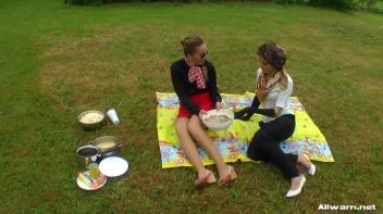 Messing Up A Perfectly Good Picnic Screencap 8 on www.sinx.com