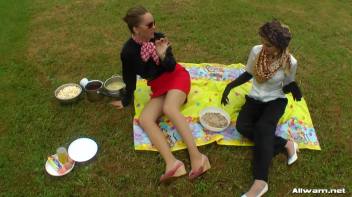 Messing Up A Perfectly Good Picnic Screencap 10 on www.sinx.com