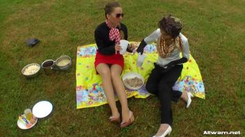 Messing Up A Perfectly Good Picnic Screencap 12 on www.sinx.com