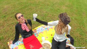 Messing Up A Perfectly Good Picnic Screencap 19 on www.sinx.com