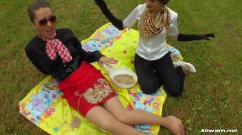 Messing Up A Perfectly Good Picnic Screencap 21 on www.sinx.com