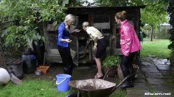 High Class Garden Mess Screencap 6 on www.sinx.com