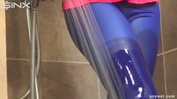 Wet And Messy From The Inside Out Screencap 18 on www.sinx.com