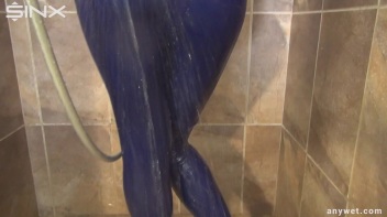 Wet And Messy From The Inside Out Screencap 26 on www.sinx.com