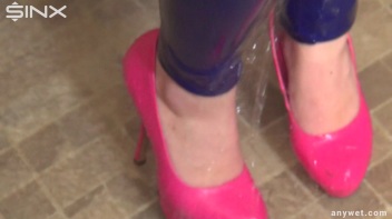 Wet And Messy From The Inside Out Screencap 50 on www.sinx.com