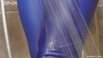 Wet And Messy From The Inside Out Screencap 12 on www.sinx.com