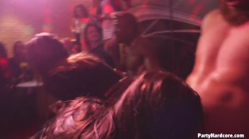 Party Hardcore Gone Crazy Vol. 34 Part 6 - Cam 2 Screencap 36 on www.sinx.com