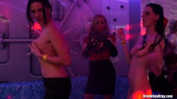 Holiday Hotties Part 3 - Shower Cam Screencap 96 on www.sinx.com