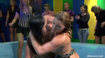 Jersie Girl Goes Hard In The Pit! Screencap 88 on www.sinx.com