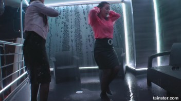 Titty Shakin' Shower Time Screencap 19 on www.sinx.com