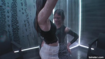 Titty Shakin' Shower Time Screencap 3 on www.sinx.com