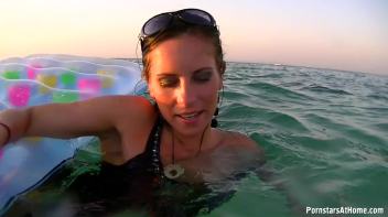 Wetlook In Paradise Screencap 51 on www.sinx.com