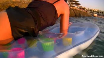 Wetlook In Paradise Screencap 57 on www.sinx.com