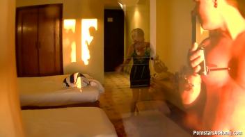 Wetlook In Paradise Screencap 74 on www.sinx.com