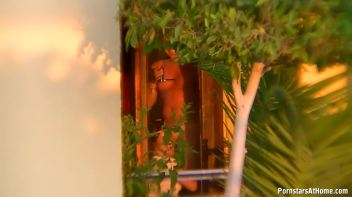 Wetlook In Paradise Screencap 76 on www.sinx.com